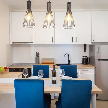 Noa With Sea View And Private Parking דירה